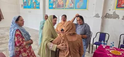 श्रीमती अमनप्रीत कौर राय हलका श्री चमकौर साहिब में जनसभा के दौरान