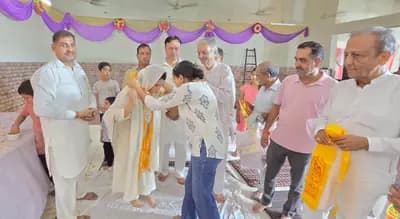 श्रीमती अमनप्रीत कौर राय हलका श्री चमकौर साहिब में जनसभा के दौरान