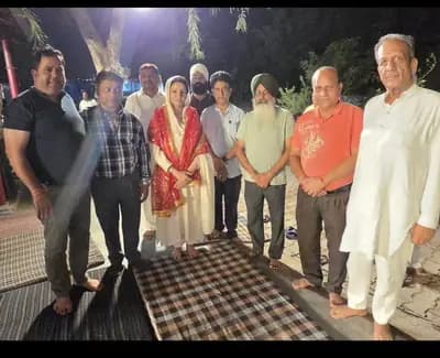 श्रीमती अमनप्रीत कौर राय हलका श्री चमकौर साहिब में जनसभा के दौरान