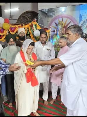 श्रीमती अमनप्रीत कौर राय हलका श्री चमकौर साहिब में जनसभा के दौरान