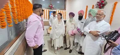 श्रीमती अमनप्रीत कौर राय हलका श्री चमकौर साहिब में जनसभा के दौरान