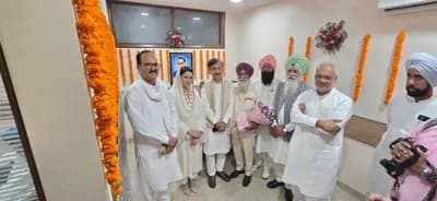 श्रीमती अमनप्रीत कौर राय हलका श्री चमकौर साहिब में जनसभा के दौरान