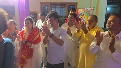 श्रीमती अमनप्रीत कौर राय हलका श्री चमकौर साहिब में जनसभा के दौरान