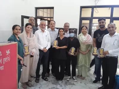 श्रीमती अमनप्रीत कौर राय हलका श्री चमकौर साहिब में जनसभा के दौरान