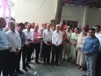 श्रीमती अमनप्रीत कौर राय हलका श्री चमकौर साहिब में जनसभा के दौरान