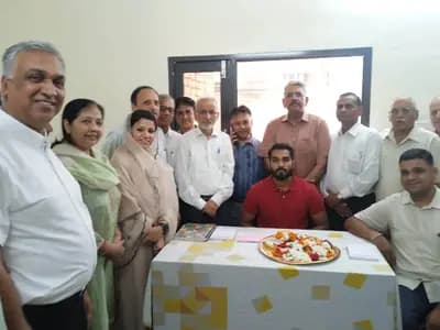 श्रीमती अमनप्रीत कौर राय हलका श्री चमकौर साहिब में जनसभा के दौरान