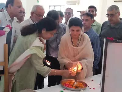 श्रीमती अमनप्रीत कौर राय हलका श्री चमकौर साहिब में जनसभा के दौरान