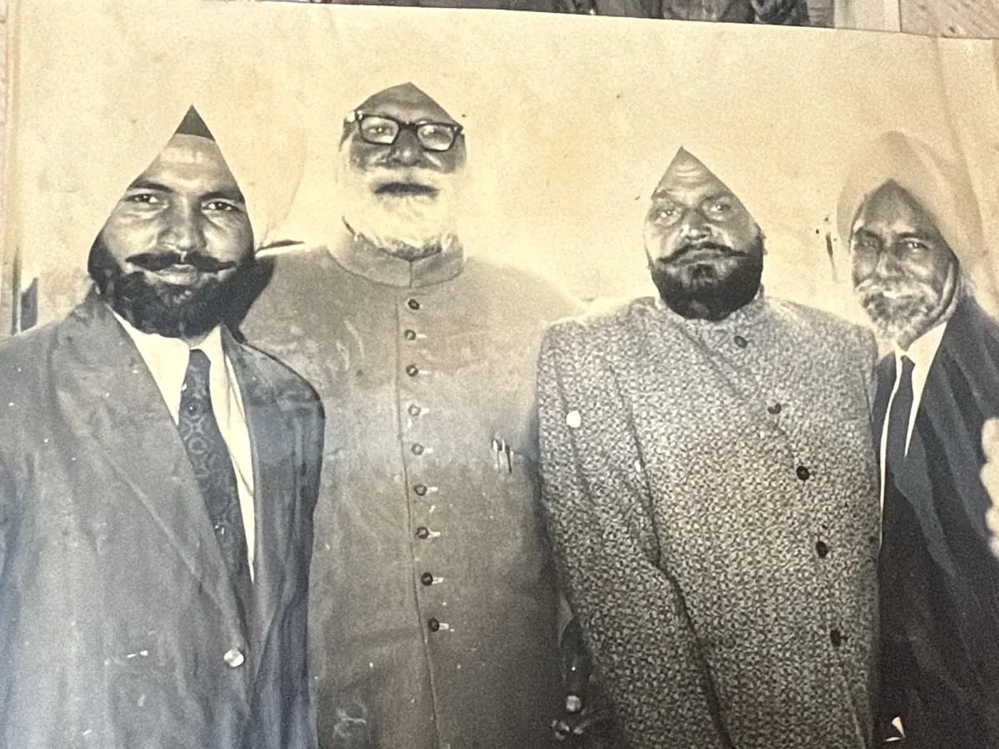 राय परिवार के संग्रह से पुरानी तस्वीर