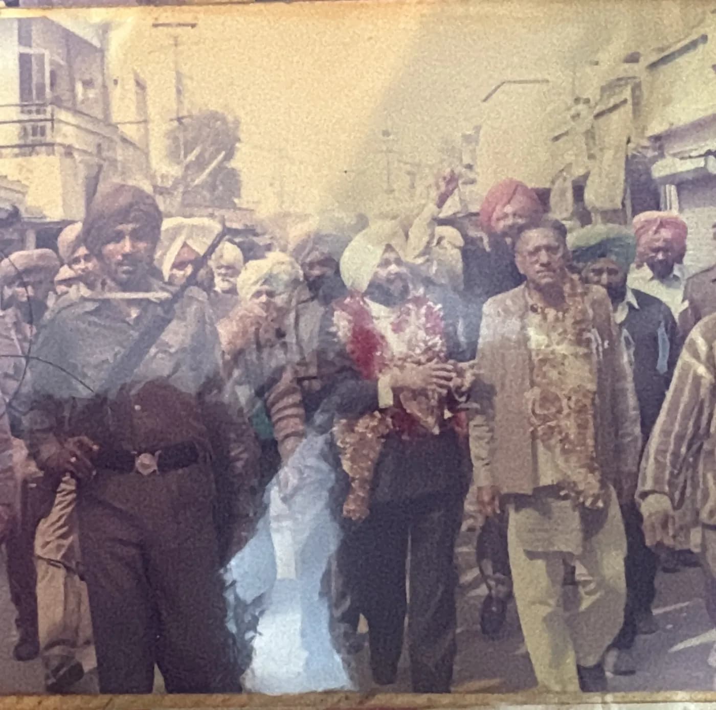 राय परिवार के संग्रह से पुरानी तस्वीर